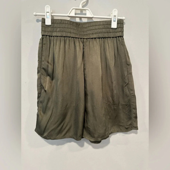 Everlane The Satin Pull-On 5" Short with Pockets Size XS. Olive Green T1022 - Picture 3 of 11